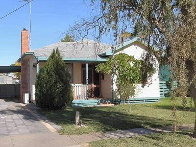 CHARMING FAMILY HOME Picture