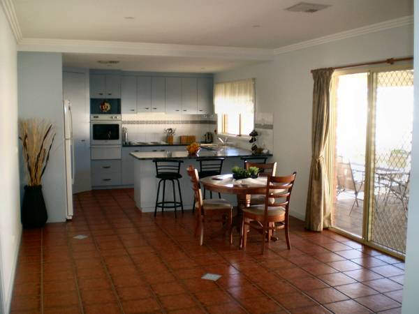 GREAT POOL, AWESOME SHED, WONDERFUL HOME Picture 3