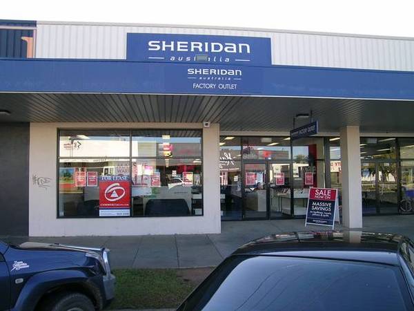 LARGE RETAIL PREMISES ON EIGHTH Picture 3