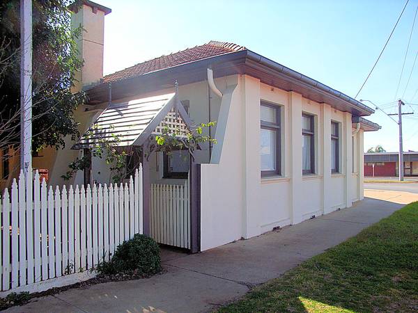 SAFE INVESTMENT Picture 3