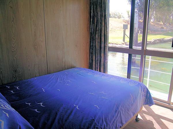 HAVE THE BEST OF BOTH WORLDS Picture 3