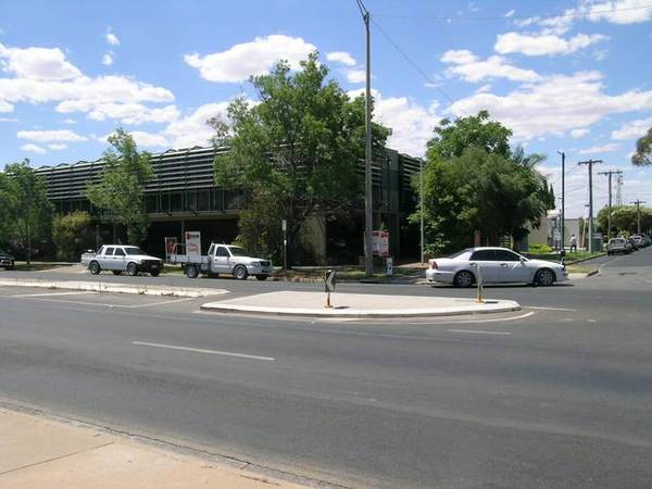 LARGE OFFICE OR MULTIPLE TENANCIES Picture