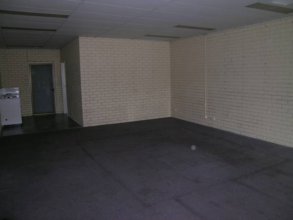 NEAT & TIDY ON TENTH Picture 2