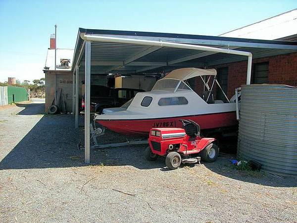 EVERY MANS DREAM - Hotel Picture 3