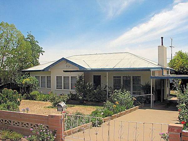 RARE OPPORTUNITY! Picture 1