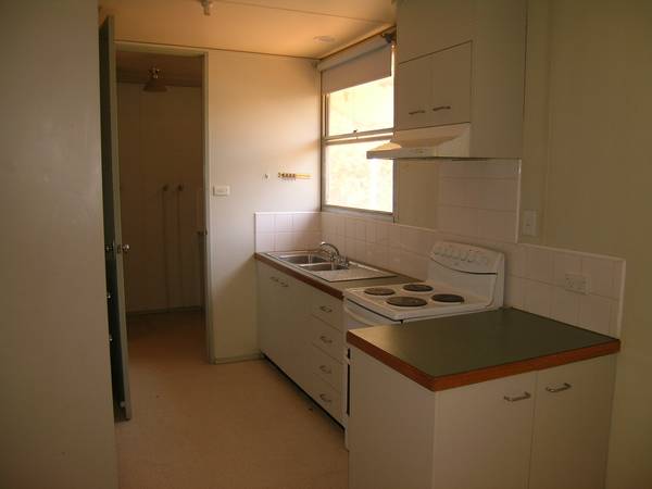 IDEAL FIRST HOME OR RENTAL INVESTMENT Picture 3