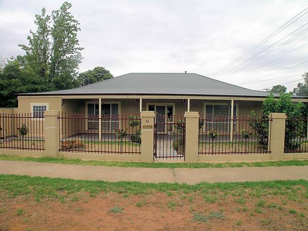 STREET APPEAL Picture 1