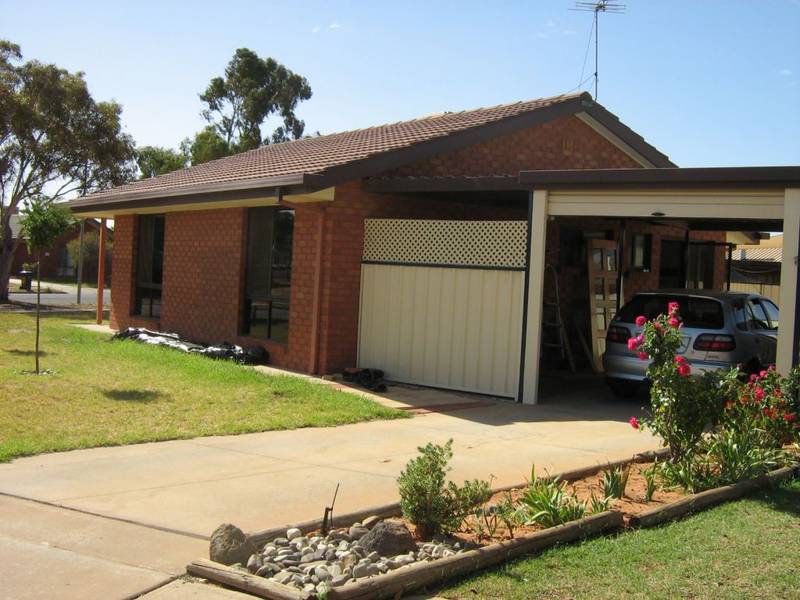 ATTRACTIVE 2BR UNIT Picture 2