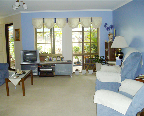 IMMACULATE UNIT & VIEW OVER PARKLAND! Picture 3