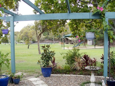 IMMACULATE UNIT & VIEW OVER PARKLAND! Picture