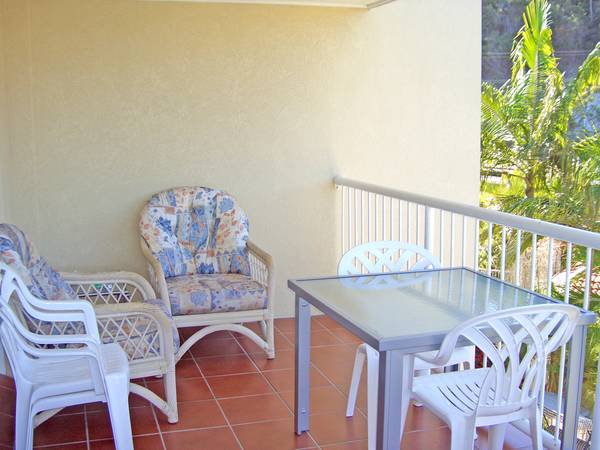 Fully Furnished at Koala Cove Apartments ! Picture 2