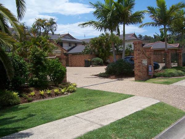 3 Bedroom Townhouse Picture 2