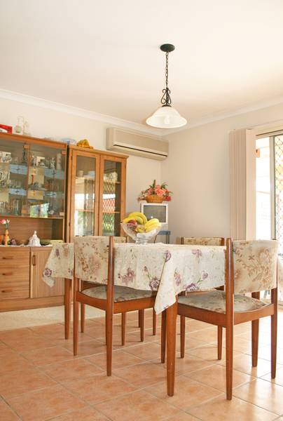 Free Standing Duplex ( Just like a house). Picture 2