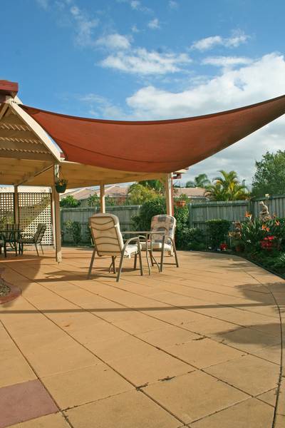 Free Standing Duplex ( Just like a house). Picture 3