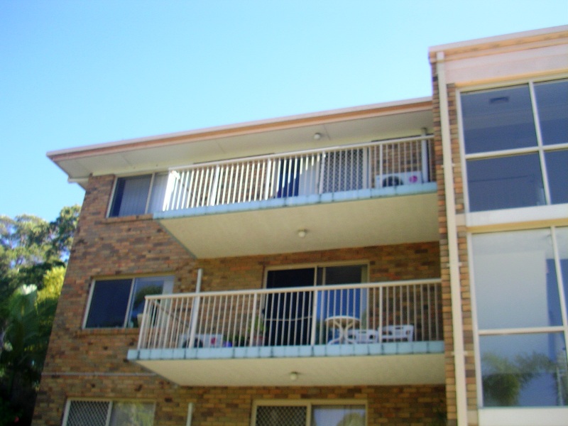 Catch the breeze in this bright & airy 2 bedroom unit... Picture 3