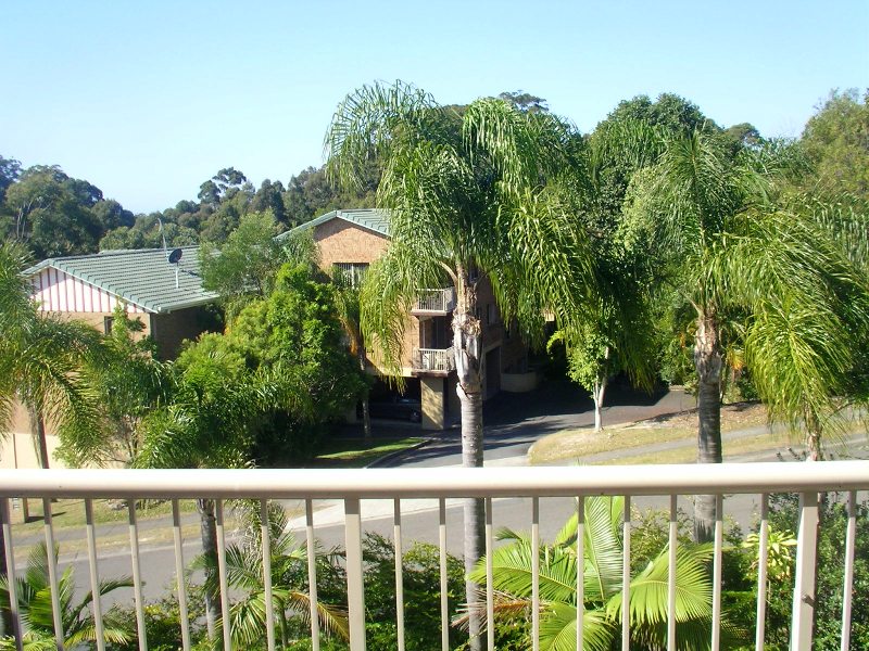 Catch the breeze in this bright & airy 2 bedroom unit... Picture 2