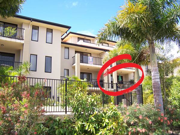 GREAT LOCATION WITH WATER VIEW Picture 1