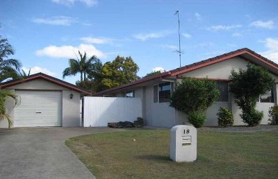 3 BEDROOM WITH POOL!! Picture 3 BEDROOM WITH POOL!! Picture