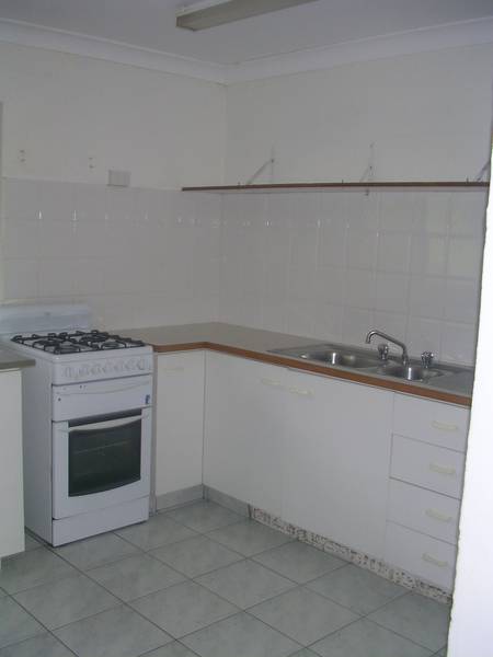 3 BEDROOM FAMILY HOME IN QUIET AREA Picture 3 BEDROOM FAMILY HOME IN QUIET AREA Picture