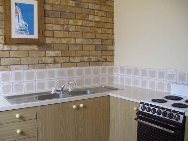 2 BEDROOM DUPLEX - PETS CONSIDERED! Picture 2 BEDROOM DUPLEX - PETS CONSIDERED! Picture