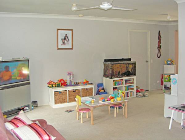 MODERN HOUSE NEAR THE CREEK, SHOPS AND SCHOOL...$395-$435,000 Picture