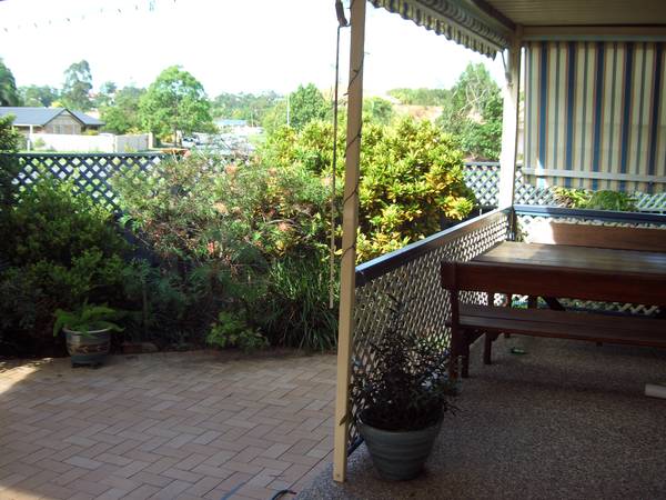 THREE BEDROOM DUPLEX WITH AIR CON!! Picture