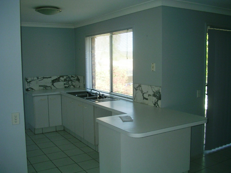 FRESHLY PAINTED 4 BEDROOM HOME!! Picture 3