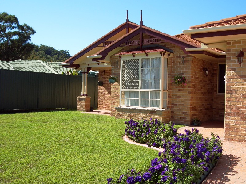 4 BEDROOM HOME WITH AIR CON - PETS OK!! Picture 2