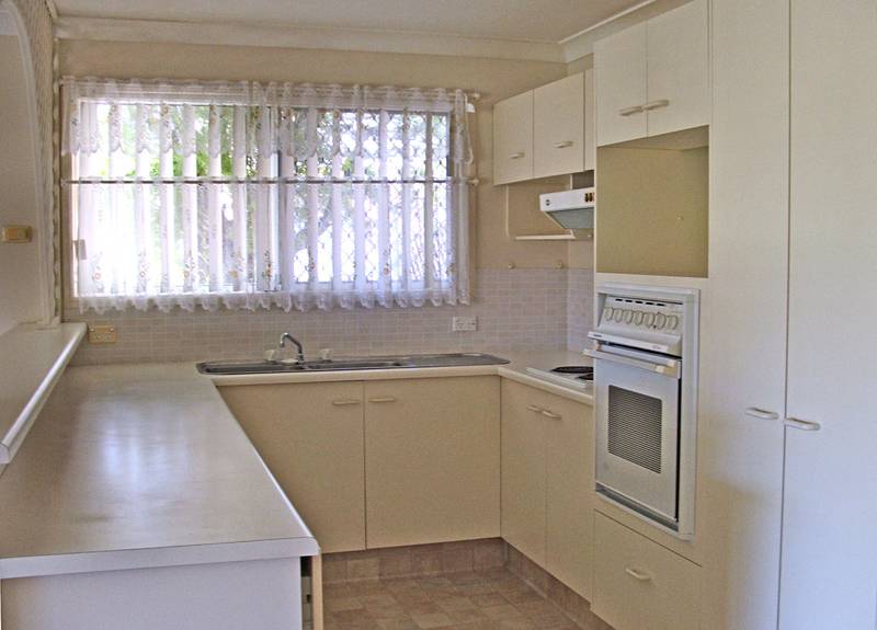 Villa ~ Private Position ~ SMALL PETS allowed ~ Range $310-$340,000 Picture 3