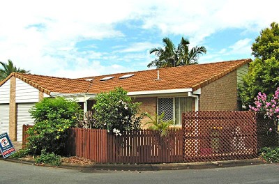 Villa ~ Private Position ~ SMALL PETS allowed ~ Range $310-$340,000 Picture