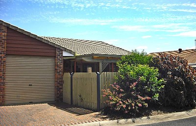 End Villa with Position and Privacy. Picture