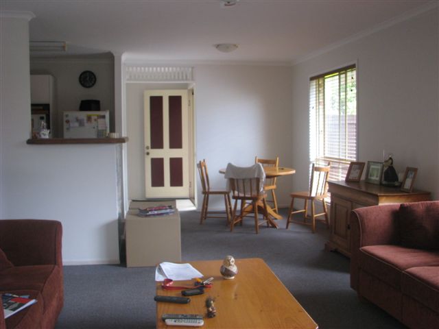 3 BEDROOM DUPLEX IN QUIET STREET - PET CONSIDERED!! Picture 3