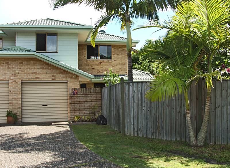 Comfortable Modern Living Picture 2