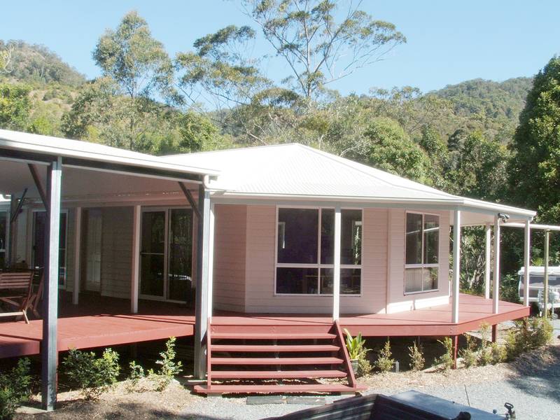 Four Bedroom Home Set Amongst 6 Acres Picture 1