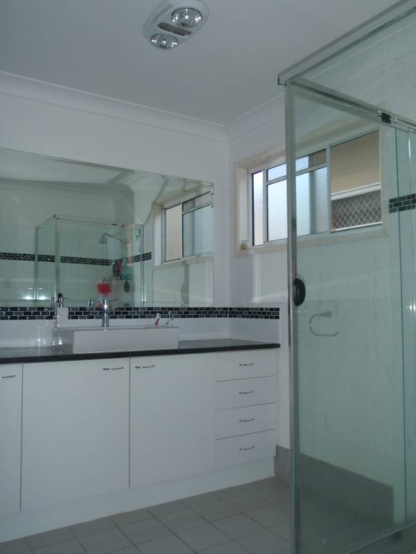 2 BEDROOM SEMI-DETACHED DUPLEX IN QUIET AREA Picture 2