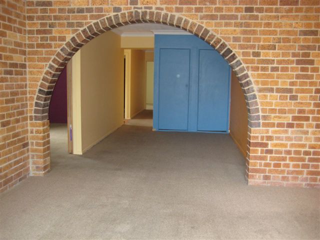 2 BEDROOM DUPLEX - PETS CONSIDERED! Picture 1