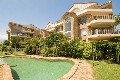 SUNNY & SPACIOUS UNIT IN SMALL BLOCK - WALK TO BEACH & IN-GROUND POOL Picture