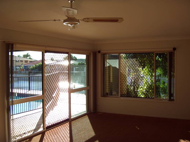 ON THE CANAL Picture