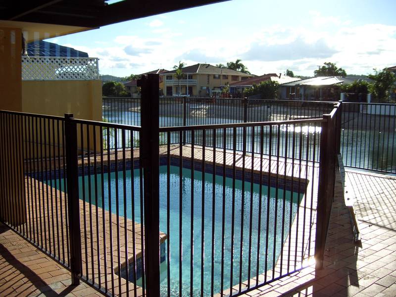 ON THE CANAL Picture