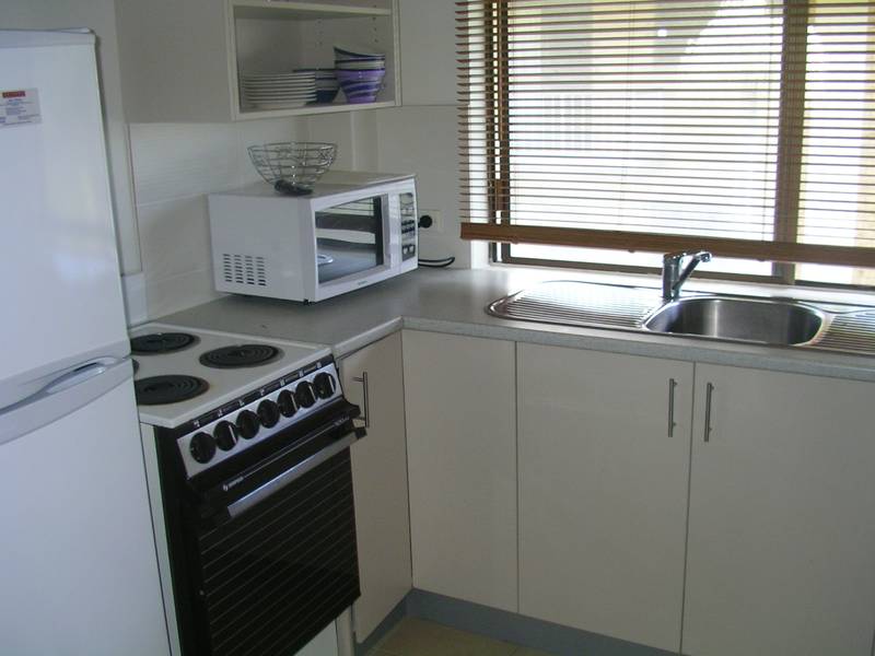 RENOVATED TOP FLOOR UNIT - FULLY FURNISHED! Picture 2