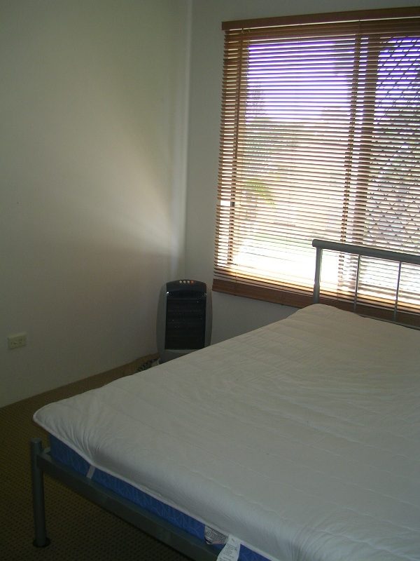 RENOVATED TOP FLOOR UNIT - FULLY FURNISHED! Picture 3