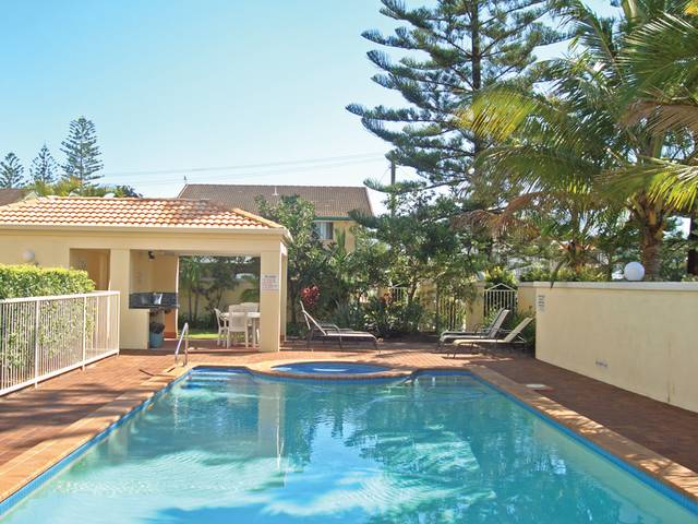 Great Buying at San Delles ! Picture 3