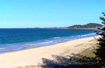 CUTE 2 BEDROOM DUPLEX ONLY 150m TO THE BEACH Picture