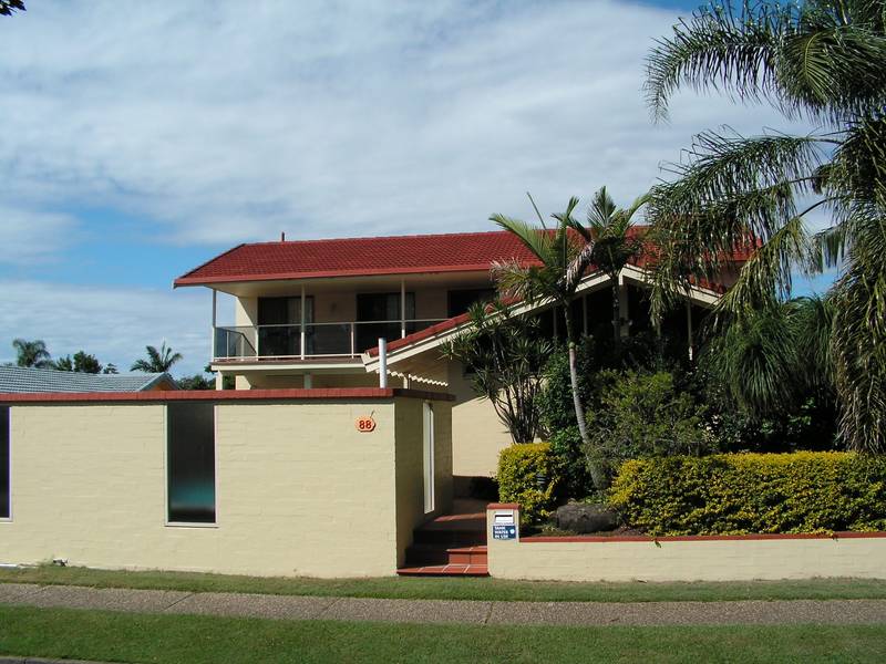 "60 SQUARE HOME ~ 6 BEDROOMS ~ 6 CARS ~ BRING THE 