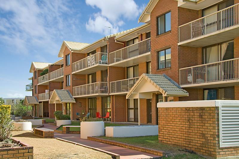 MODERN 2 BEDROOM UNIT!! ONLY A HOP, SKIP & JUMP TO THE BEACH!! Picture 1