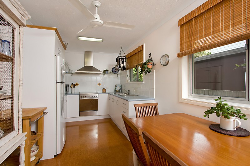 Light, Bright and Airy Picture 3