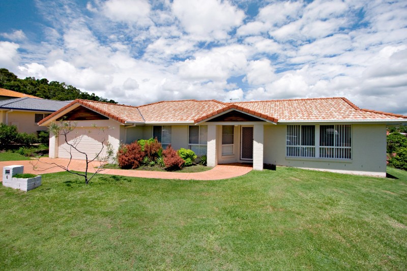 Great Home, Great Outlook, Great Yard for the Kids ! Picture 3