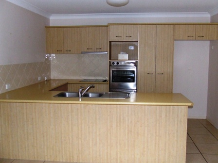 MODERN 3 BEDROOM FAMILY DUPLEX Picture 3