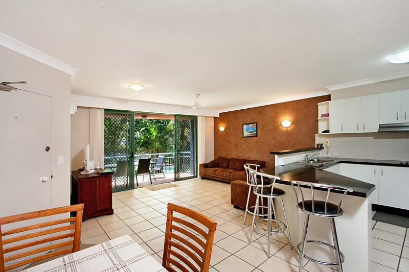 MODERN BEACHSIDE UNIT ~ DIRECT ACCESS TO BEACH ~ JUST $369,000 Picture 1