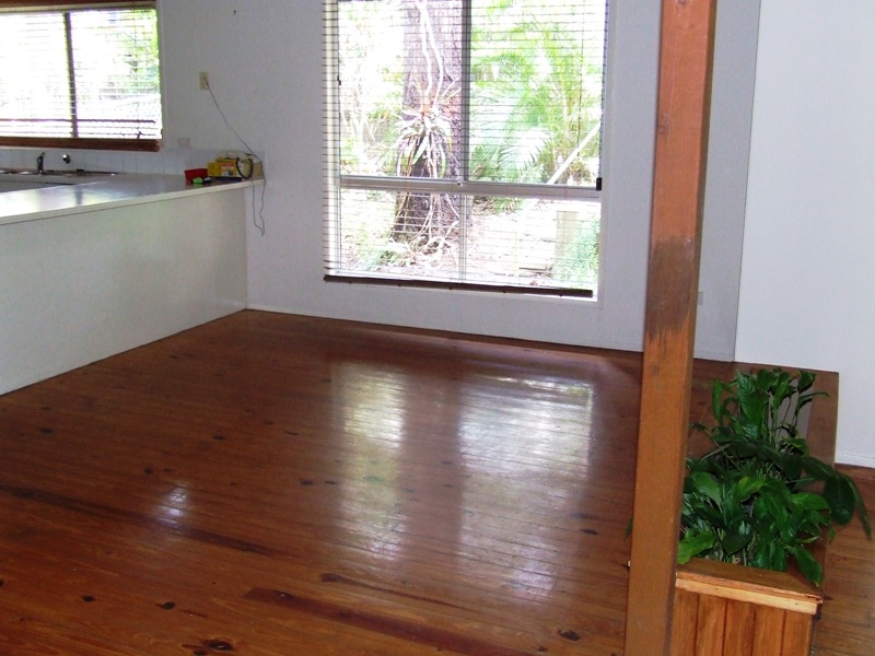 CATCH THE BREEZE - THREE BEDROOM HOME WITH ENSUITE!! Picture 2